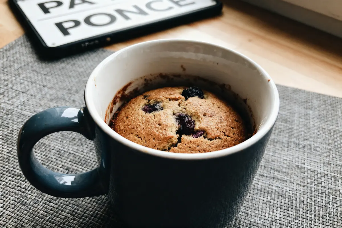 Mug cake nature : Recette facile et prête en 5 min !