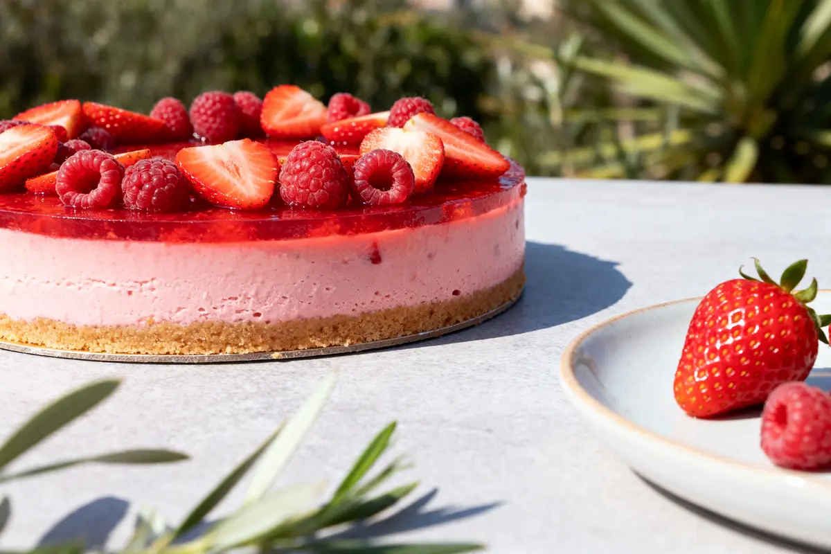 Entremet aux fruits rouges : Recette inratable, rapide et gourmande